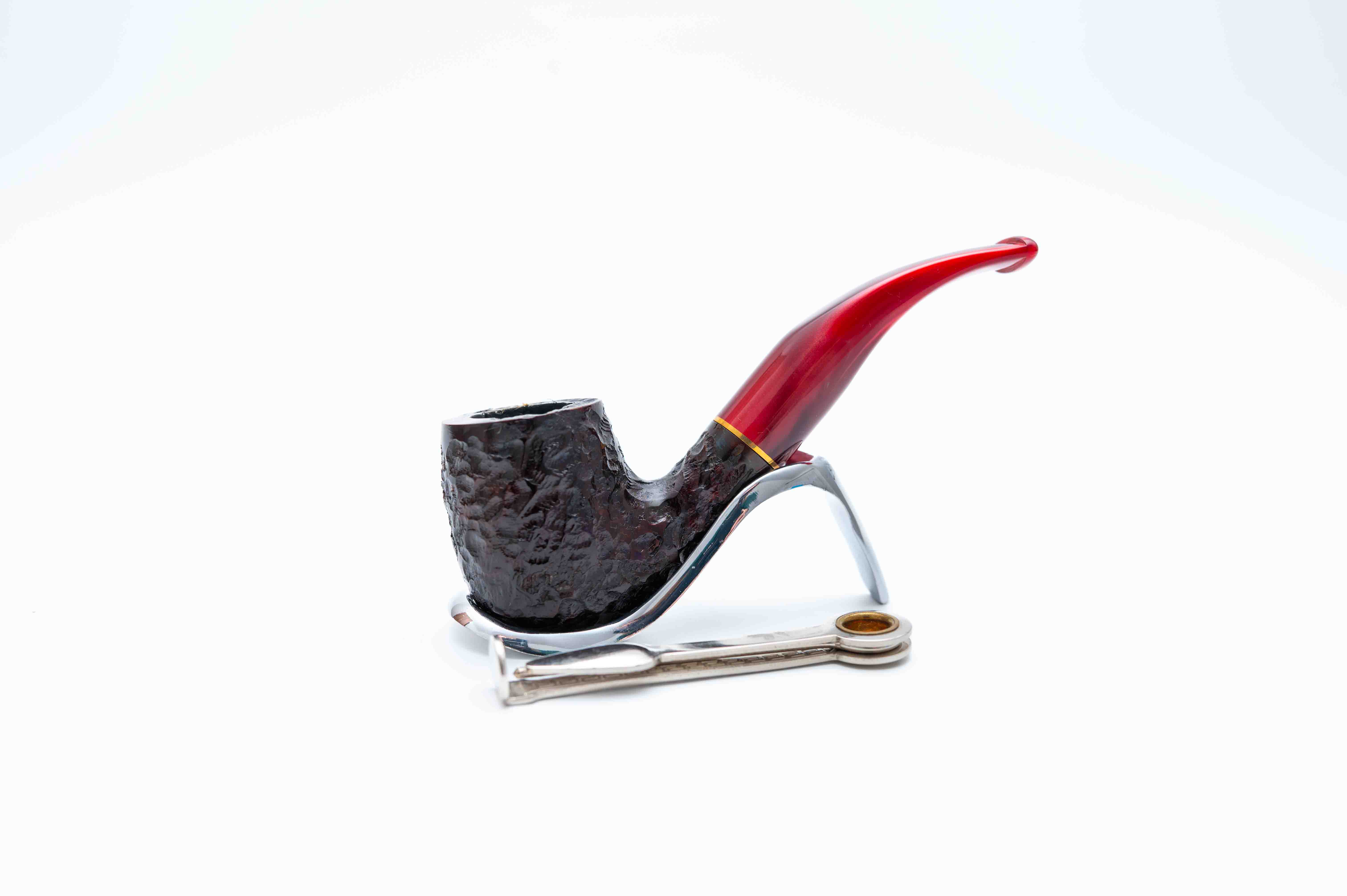 Padonio rusztikolt bruyer pipa 9mm filterrel, hajlított nyerges szárral, Billiard-bent forma